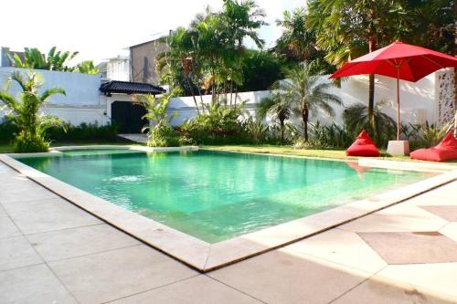 Imagen de la galería de White Moon - Dream 5br Villa in Legian close to the Beach, en Kuta