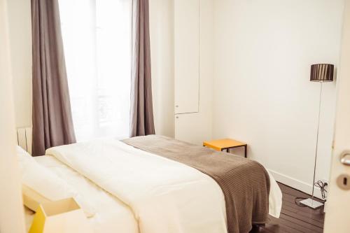 Newly Remodeled 2Bed APT with Elevator - Mobility Lease for Students and Work ONLY- Minimum 30 night stays