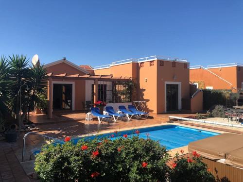 Casa Piedra, Luxury Family Front Line Golf, Hot Tub,Pool Table, 8 pers, Caleta de Fuste