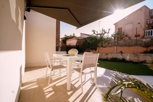 Fotografie z fotogalerie ubytování Preciosa casa blanca junto playa v destinaci Segur de Calafell