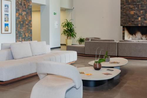 Ruang duduk di Tri Hotel Antônio Prado