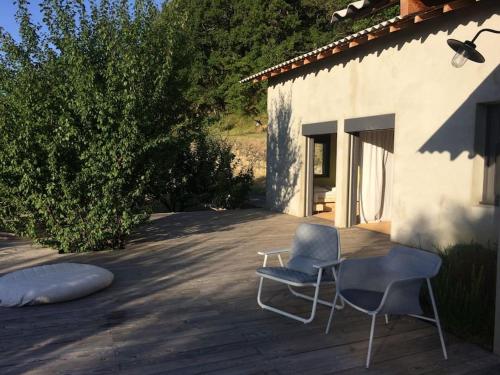 Zdjęcie z galerii obiektu MAISON CALME ET LUMINEUSE OUVERTE SUR LA NATURE w mieście Truinas