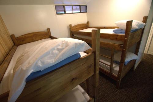 Ένα ή περισσότερα κρεβάτια σε δωμάτιο στο Multi Resorts at Bear Lake