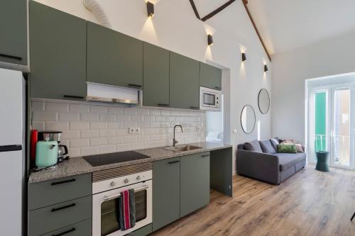 Design Setubal, By Home Match