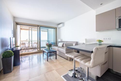 Χώρος καθιστικού στο SEA FRONT - panoramic sea view studio with terrace