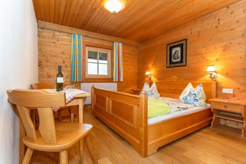 Postel nebo postele na pokoji v ubytování Ferienwohnung Remberghof