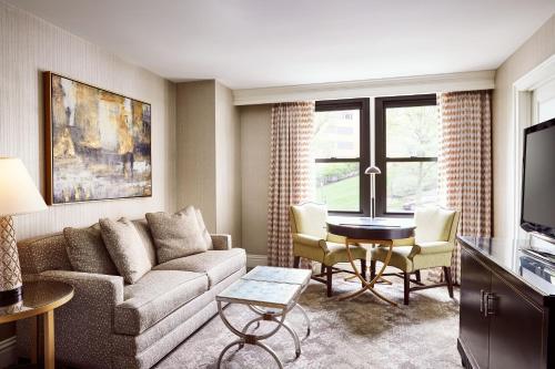 The Raphael Hotel, Autograph Collection Image