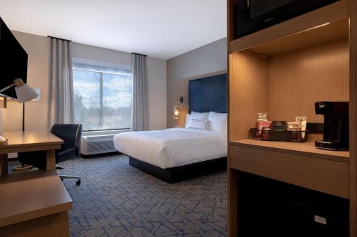 Fairfield Inn & Suites Denver Airport At Gateway Park www.booking.com