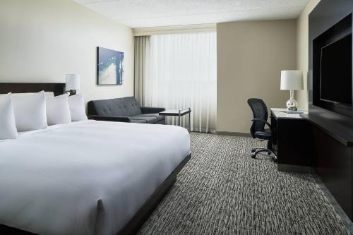 Televisyen dan/atau pusat hiburan di Pittsburgh Marriott North