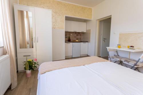 Gallery image of Apartments and Rooms Kod Keti in Malinska