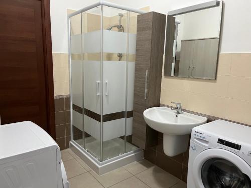 Kylpyhuone majoituspaikassa Casa Manthone - Intero Appartamento