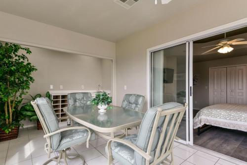 Ένα ή περισσότερα κρεβάτια σε δωμάτιο στο Beautiful Condos at Thousand Hills-Heart of Branson-Spacious and Affordable