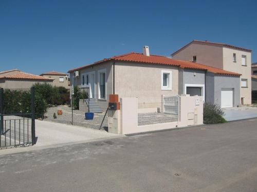 Charmante villa F4 avec jardin, terrasse et garage – St Cyprien Village, proche commerces et plage - FR-1-106-40