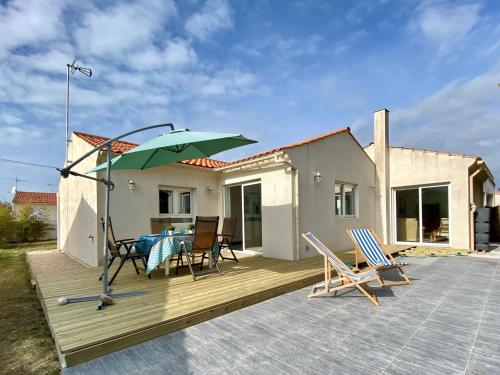 Maison Rénovée: 300m de la Mer, Terrasse, Jardin, WIFI, Animaux Ok - FR-1-231-281