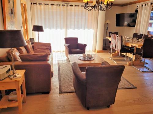Spacieux appartement centre village avec parking et balcon