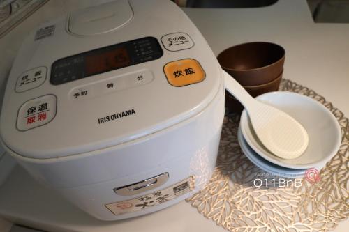 NK BLD3F Sapporo 3LDK 3BR 1 floor 1 roomにあるコーヒーまたはお茶