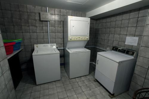 Dapur atau dapur kecil di Barakat Hotel Apartments