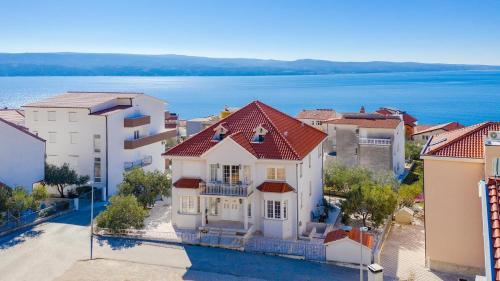 OMIŠ Dream house Blue sky