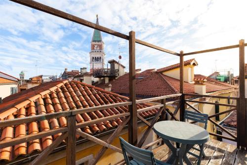 En balkon eller terrasse på Lanterna Di Marco Polo