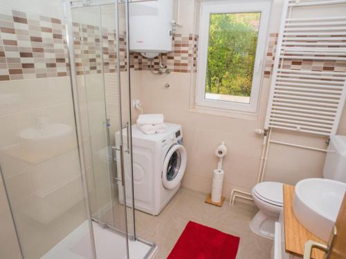 Ett badrum på Apartment Ivona Tribalj
