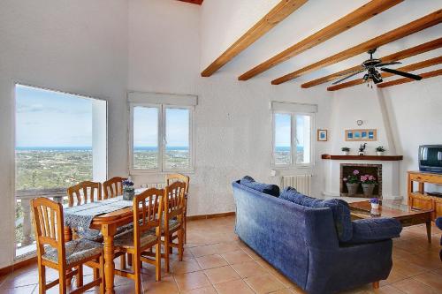 Amanda: 4 bedroom villa with stunning views
