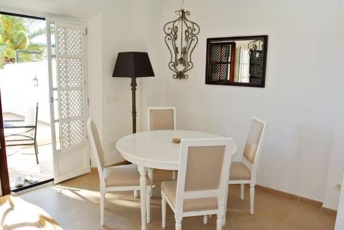 Townhouse with pool near Puerto Banus