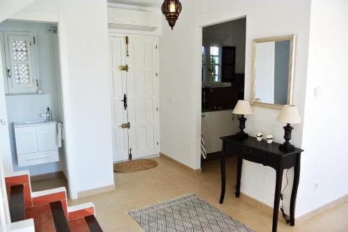 Townhouse with pool near Puerto Banus