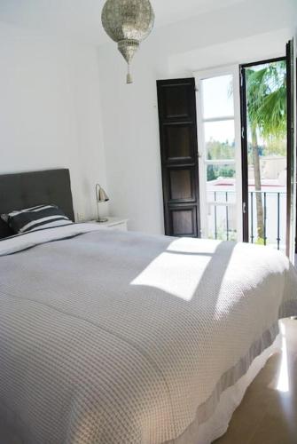 Townhouse with pool near Puerto Banus