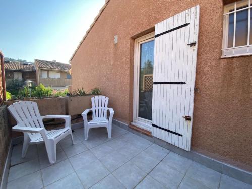 Fotografia z galérie ubytovania Appartement rénové avec 2 terrasses, proche plage, à Sainte-Maxime - Jusqu'à 4 personnes - FR-1-226-493 v destinácii Sainte-Maxime