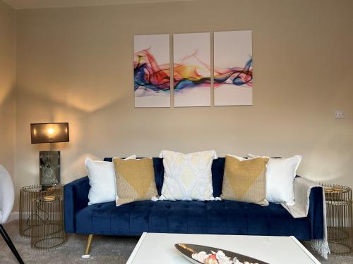 Immaculate 4-Bed House in Winchester Free Parking