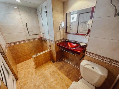 Ένα μπάνιο στο Hotel De Khuvieng