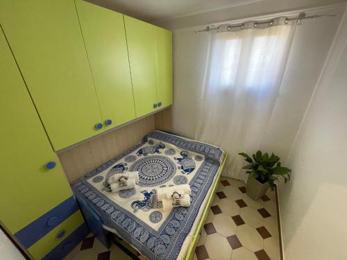 a small bathroom with a sink in a room at Cielo e Mare Mondello in Palermo