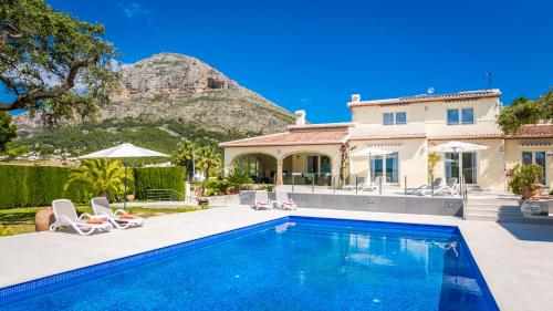 Casa Juana is a modern, luxury, exclusive, 6 bedroom villa.