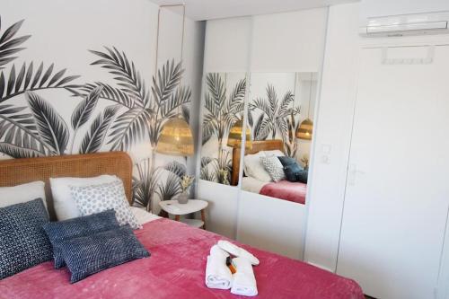 Bristol Plaisance YourHostHelper