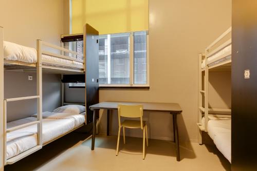 Katil atau katil-katil dalam bilik di ClinkNOORD Hostel