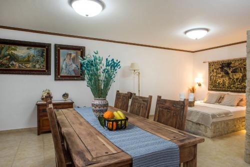 Кровать или кровати в номере Anna's House Traditional
