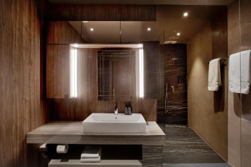 Ένα μπάνιο στο Room 12