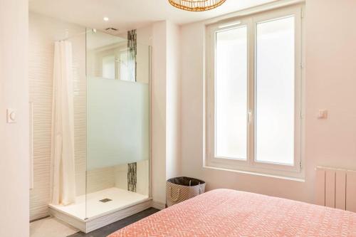 Et badeværelse på Maison tourangelle chic & cosy avec cour