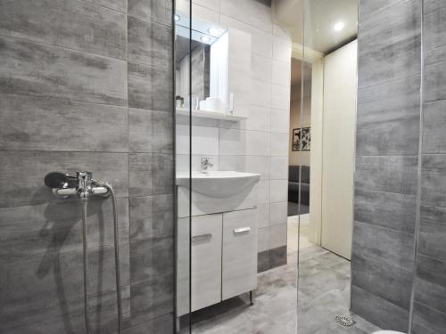 Petite Apartment