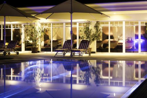 La alberca dentro o cerca de Wellnesshotel Oswald