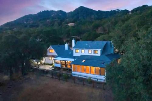 Alexander Valley Farmhouse