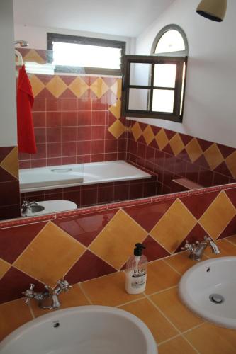 Bilik mandi di La Tortuga Hostel