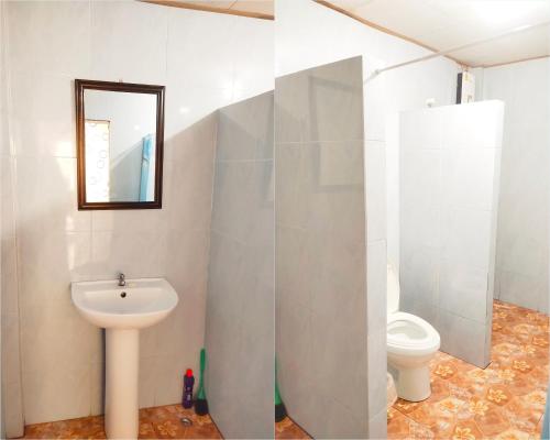 Ένα μπάνιο στο Khlong Khong Simple House