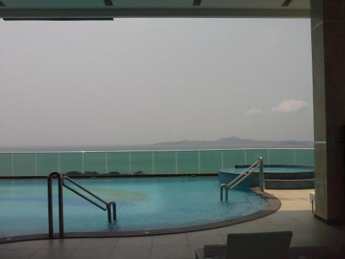 Kolam renang di atau dekat dengan Cosy Beach View Apartments