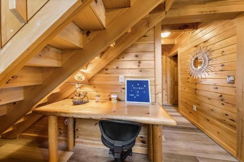 Serenity, A Rustic Log Cabin Retreat photo 22