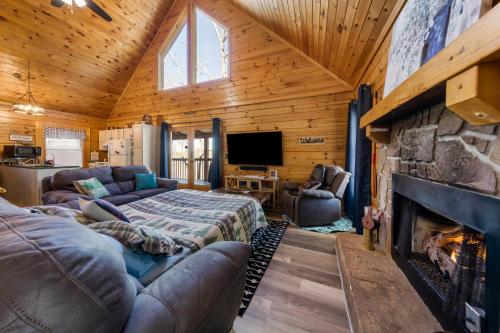 Serenity, A Rustic Log Cabin Retreat photo 27