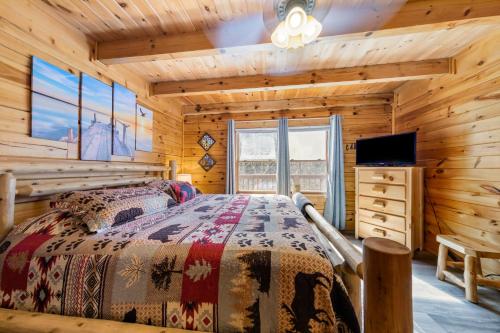 Serenity, A Rustic Log Cabin Retreat photo 3