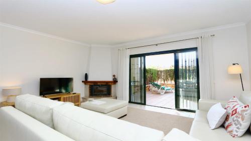 Los Olivos Del Golf 249- CleverDetails, Sleeps 6 Adults 1 Child