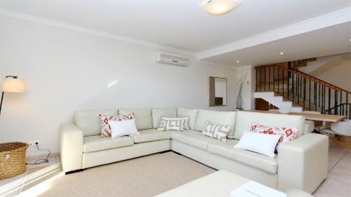 Los Olivos Del Golf 249- CleverDetails, Sleeps 6 Adults 1 Child