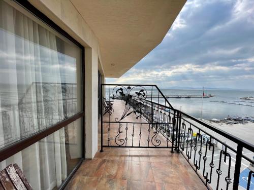 Gallery image of At the American's Hotel in Pomorie